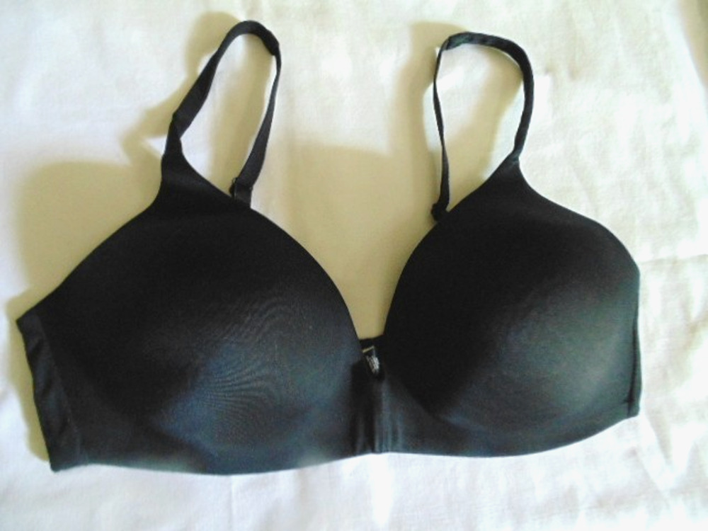 Victorias Secret Body by Victoria IPEX No-Wire Wireless Bra 38C Black Beauty !